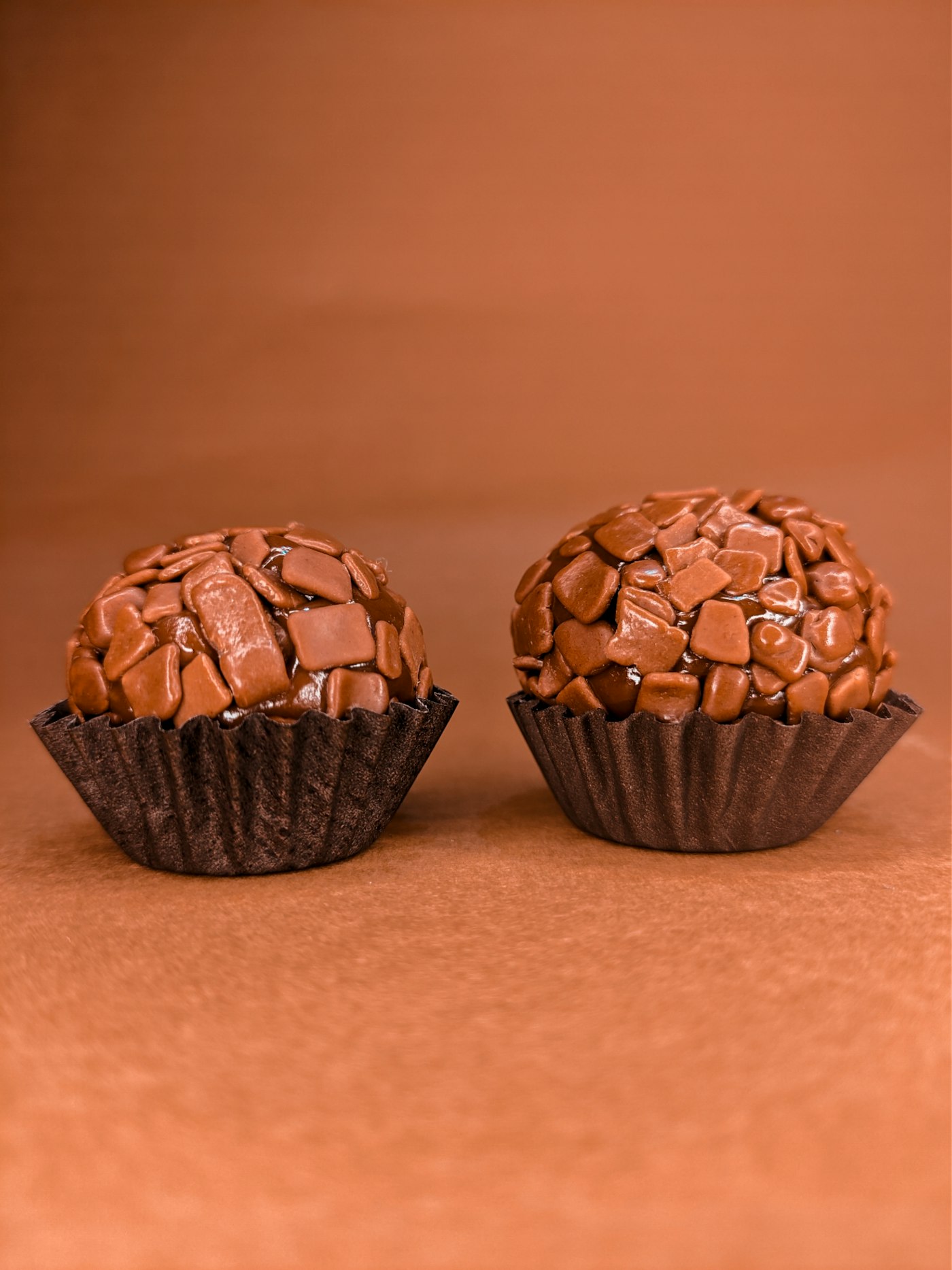 Dois brigadeiros gourmet de granulado